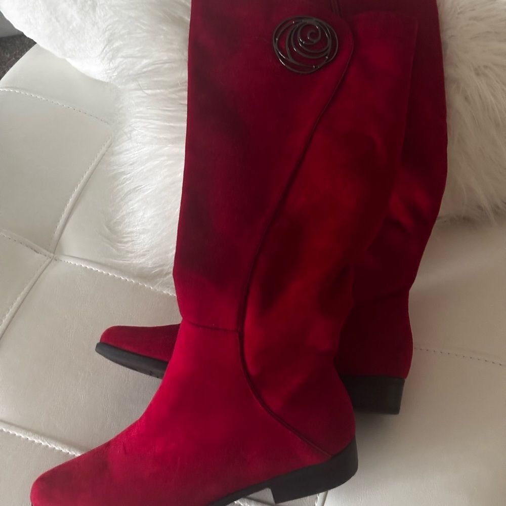 Alexia Boot — Timeless Elegance, Effortless Confidence
